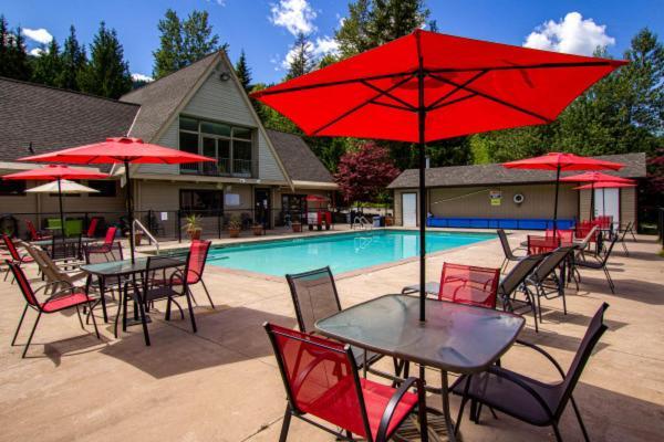 Sicamous Rv & Cabin Resort Malakwa Exterior photo